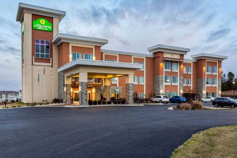 La Quinta Inn & Suites by Wyndham Cullman 3