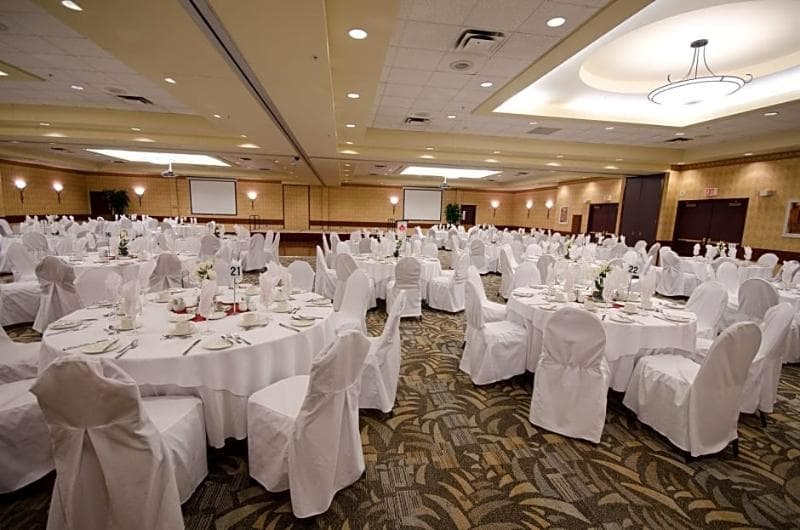 Canad Inns Destination Centre Club Regent Casino Hotel 5
