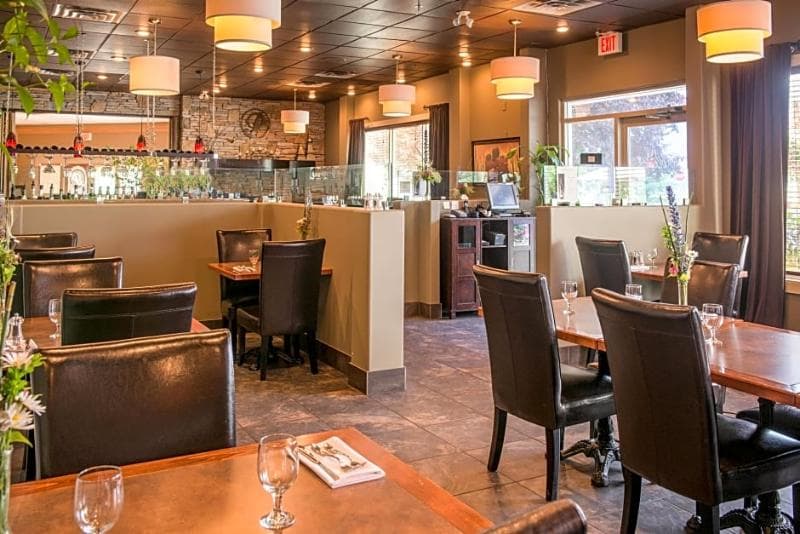 Hilltop Inn Salmon Arm main