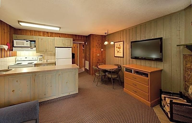 Douglas Fir Resort & Chalets 4