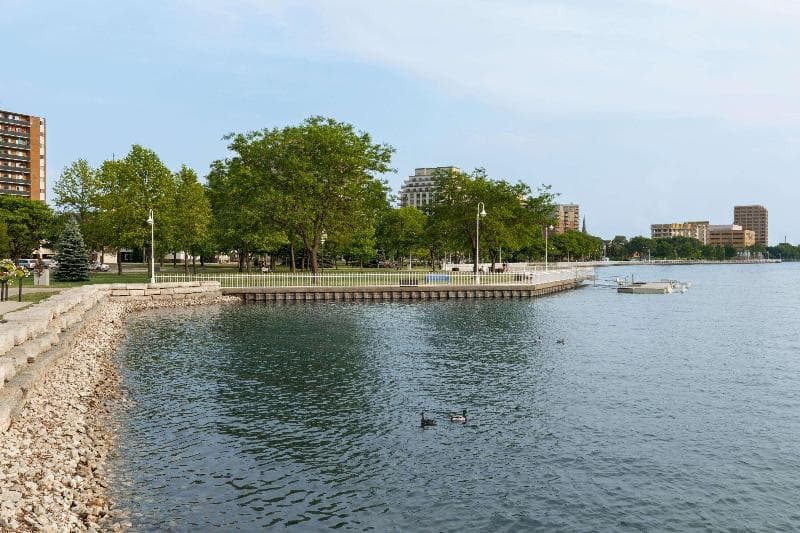 Days Inn By Wyndham Sarnia Harbourfront 3