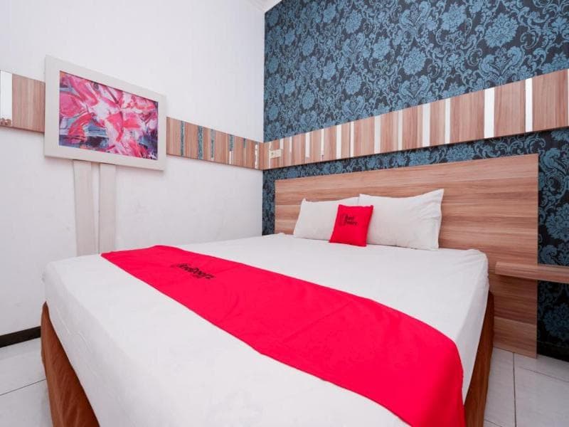 Reddoorz Near Plaza Simpang Lima main