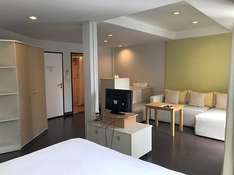 Urban House (Adults Only) 4