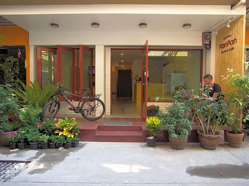 Panpan Hostel Bangkok main