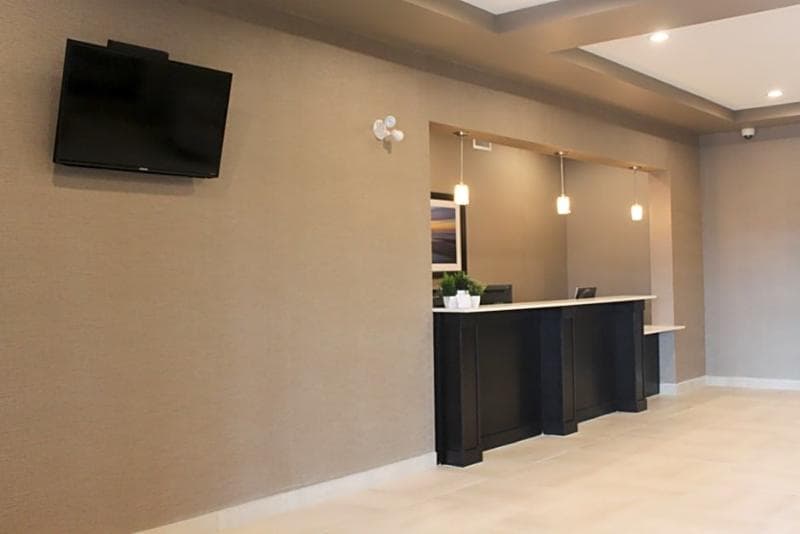 Meridian Inn & Suites main