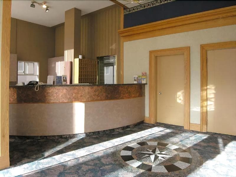 Tropicana Motor Inn 3