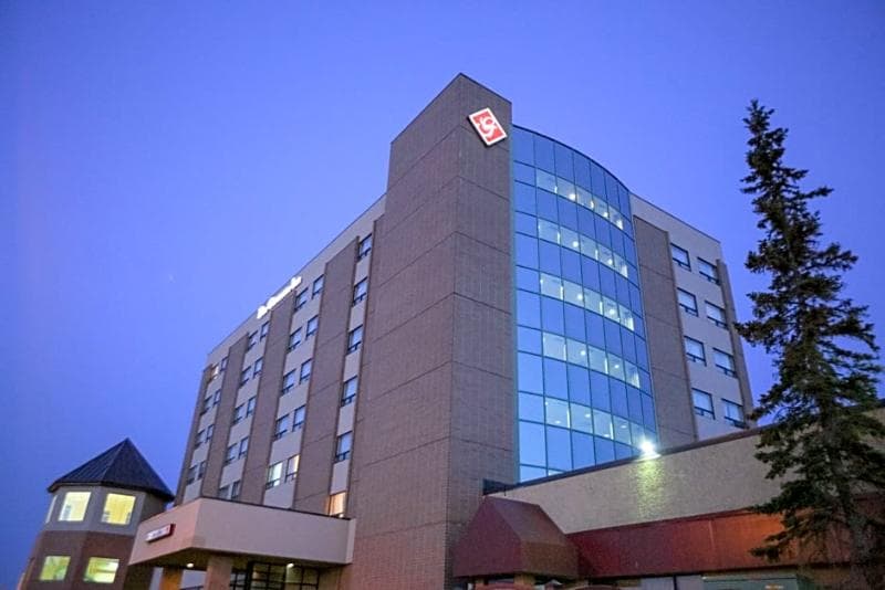 The Glenmore Inn & Convention Centre 3