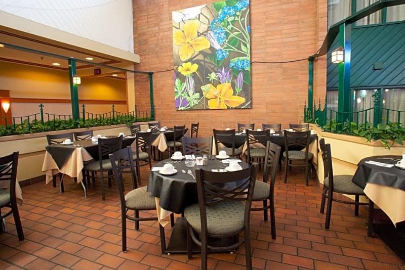 The Glenmore Inn & Convention Centre 4