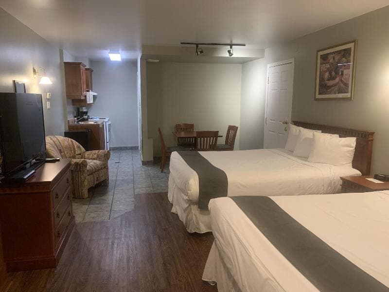 Hotel & Suites Les Laurentides Saint Sauveur photo 1