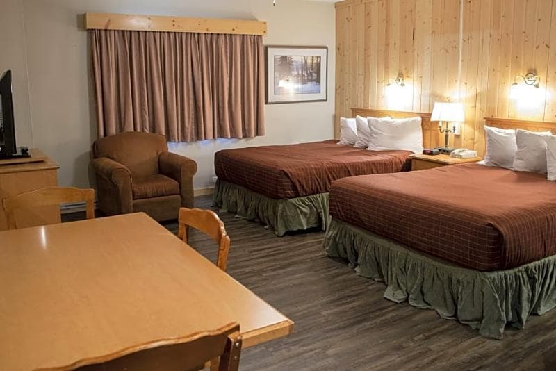 Aspen Village Inn 3