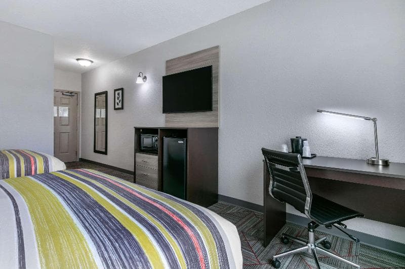 Clarion Pointe Columbus 3