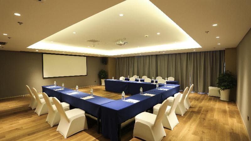 Holiday Inn Express Linyi Riverside 5
