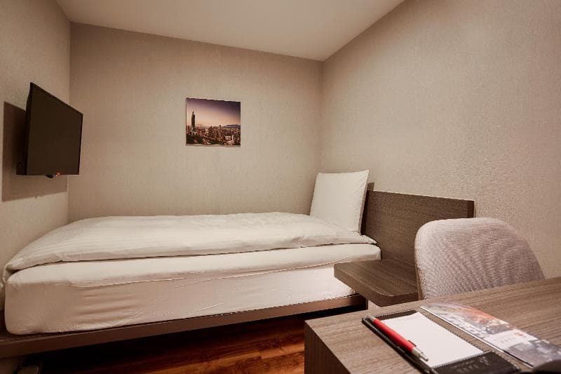 Eastin Taipei main