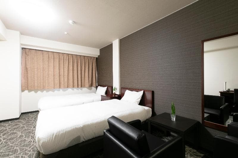 Hotel Silk Tree main
