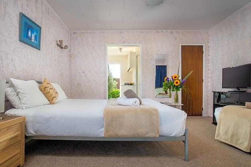 Roselands Motel 4