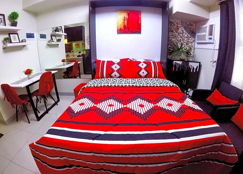 Studio Condo At Horizons 101 3