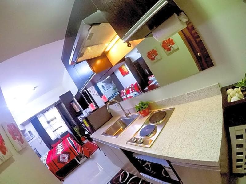 Studio Condo At Horizons 101 4