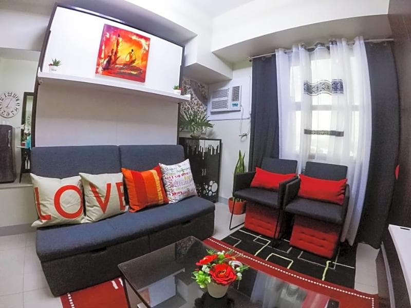Studio Condo At Horizons 101 5