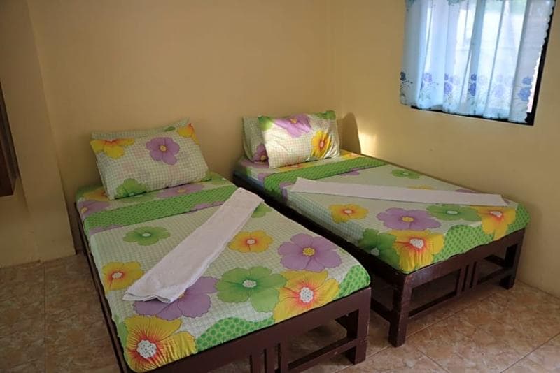 Golden Sam Resort And Restaurant main