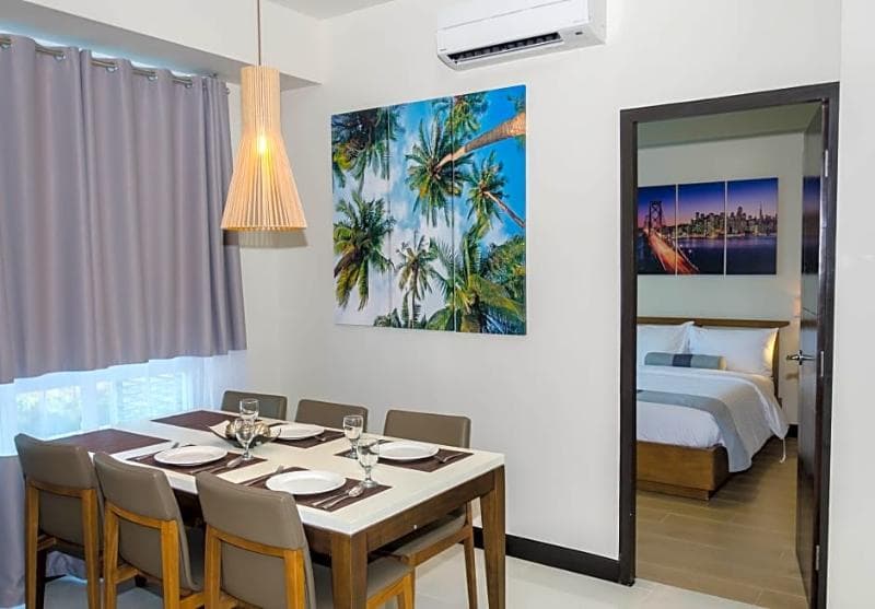 Csuites At 8 Newtown Residences 4