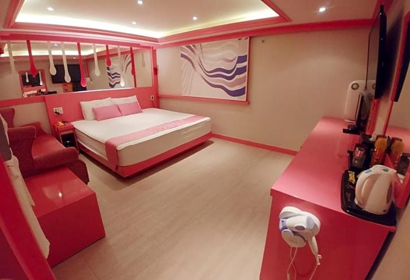 V1 Motel 5