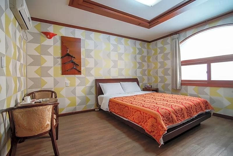 Trevi Hotel 4