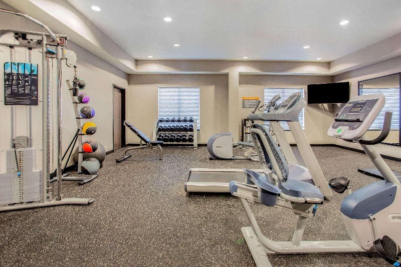 La Quinta Inn & Suites by Wyndham Northlake Fort Worth 2