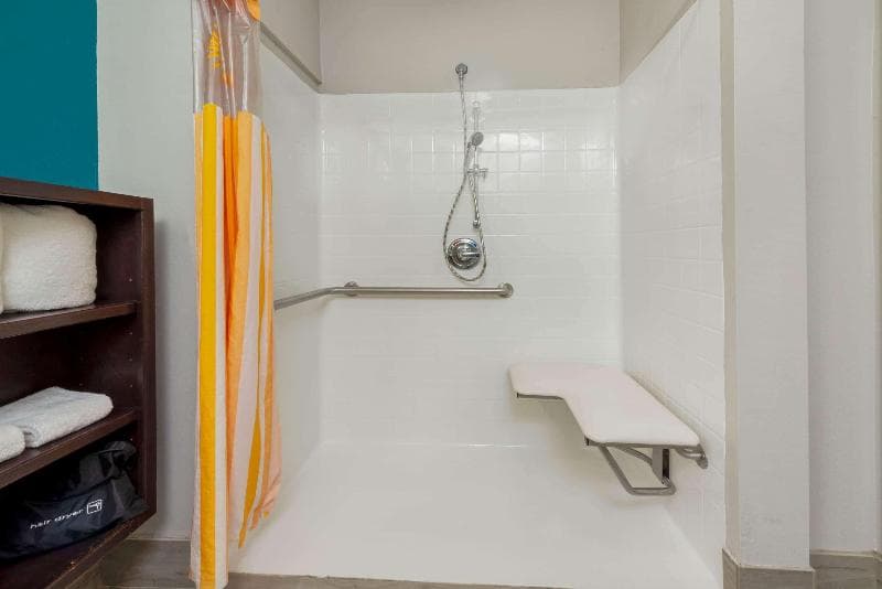La Quinta Inn Suites By Wyndham Houston Humble Ata 4