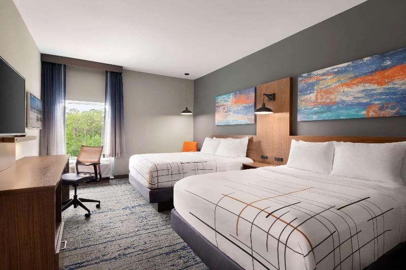 La Quinta Inn & Suites by Wyndham Brunswick/Golden Isles 5