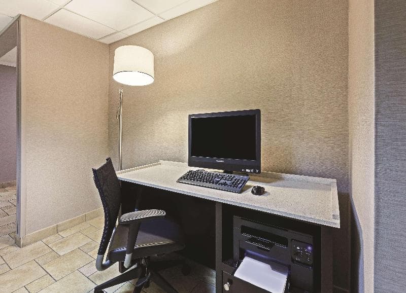 La Quinta Inn & Suites By Wyndham N Little Rock-Mc 1