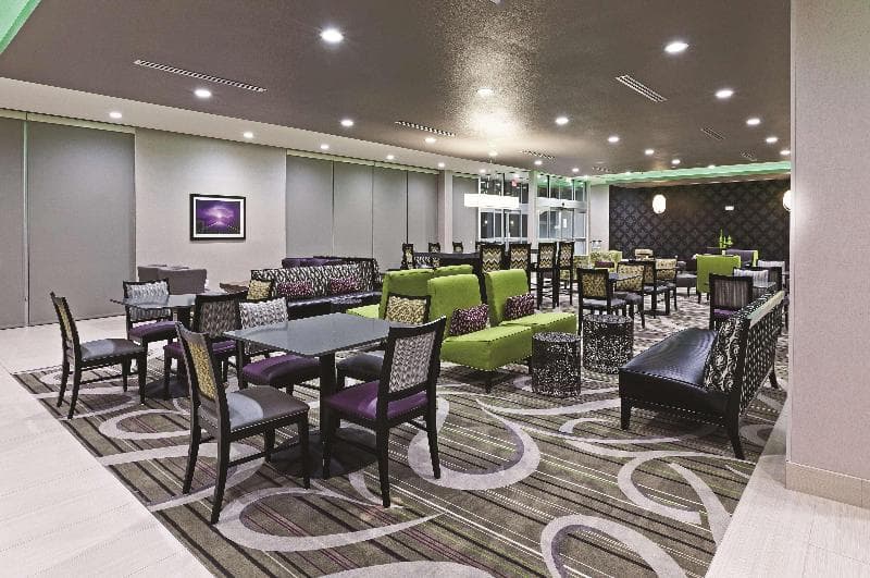La Quinta Inn & Suites by Wyndham College Station South 3