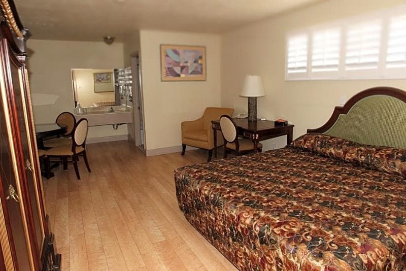 Greenwell Inn & Convention Center 3