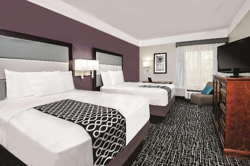 La Quinta Inn & Suites by Wyndham Houston Rosenberg 5