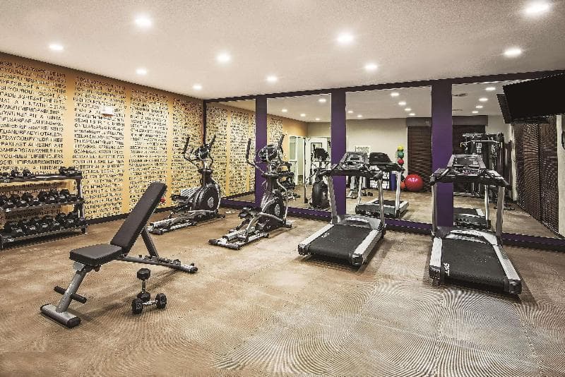 La Quinta Inn & Suites Karnes City 2