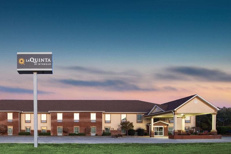 La Quinta Inn by Wyndham Calhoun South I-75 3