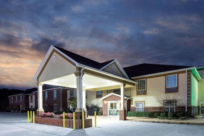 La Quinta Inn by Wyndham Calhoun South I-75 4