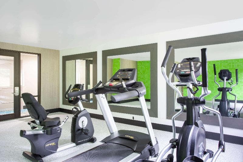La Quinta Inn & Suites by Wyndham Roanoke Salem photo 1