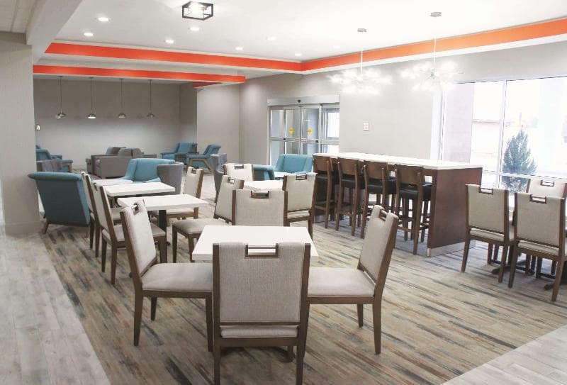 La Quinta Inn & Suites by Wyndham Pittsburg 3