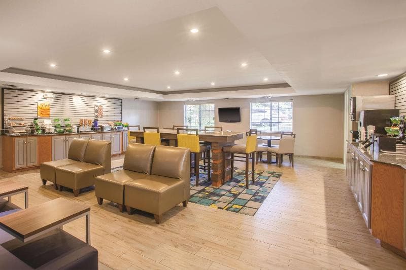 La Quinta Inn by Wyndham Richmond South 3