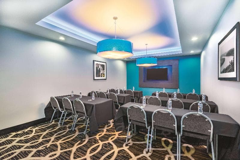 La Quinta Inn & Suites by Wyndham Cleveland TN photo 1