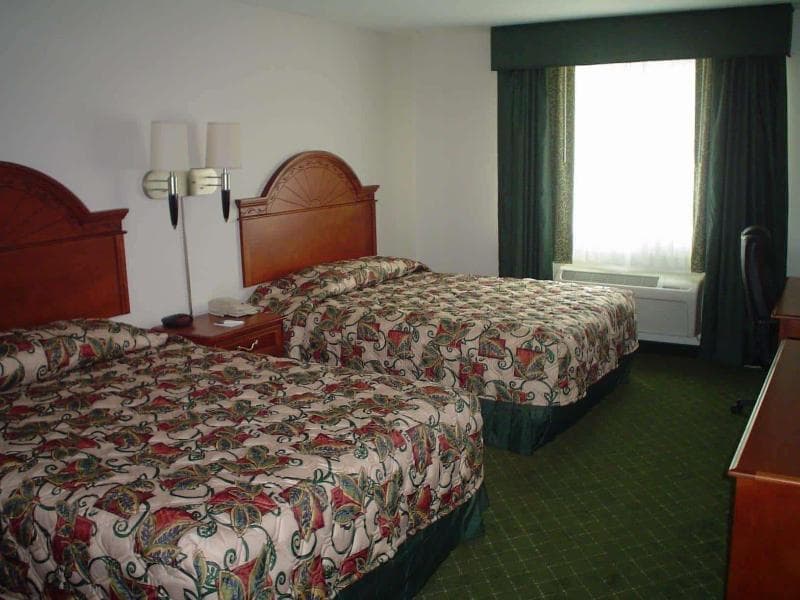 La Quinta Inn & Suites by Wyndham Fort Smith 5