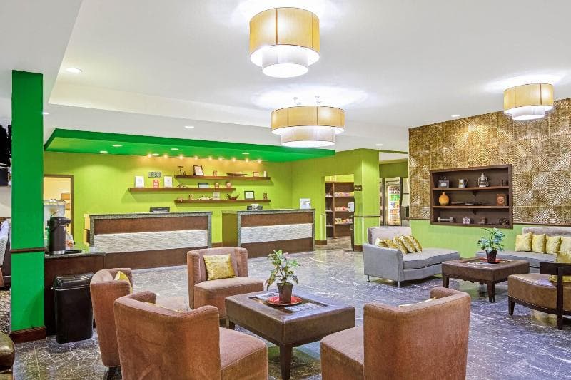 La Quinta Inn & Suites by Wyndham Elk City 4