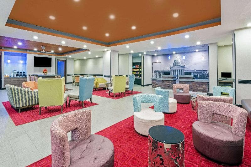 La Quinta Inn & Suites by Wyndham Guthrie 5
