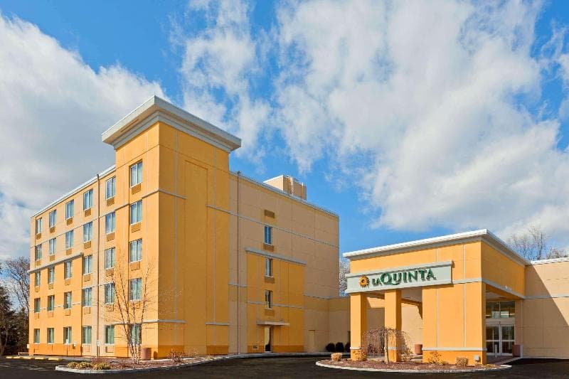 La Quinta Inn & Suites by Wyndham Danbury photo 1