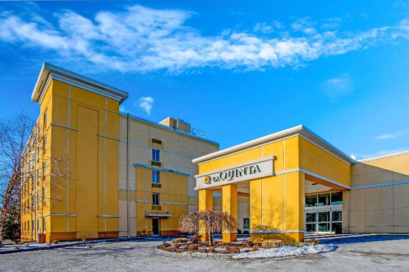 La Quinta Inn & Suites by Wyndham Danbury 3