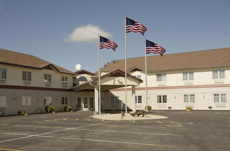 Econo Lodge 4