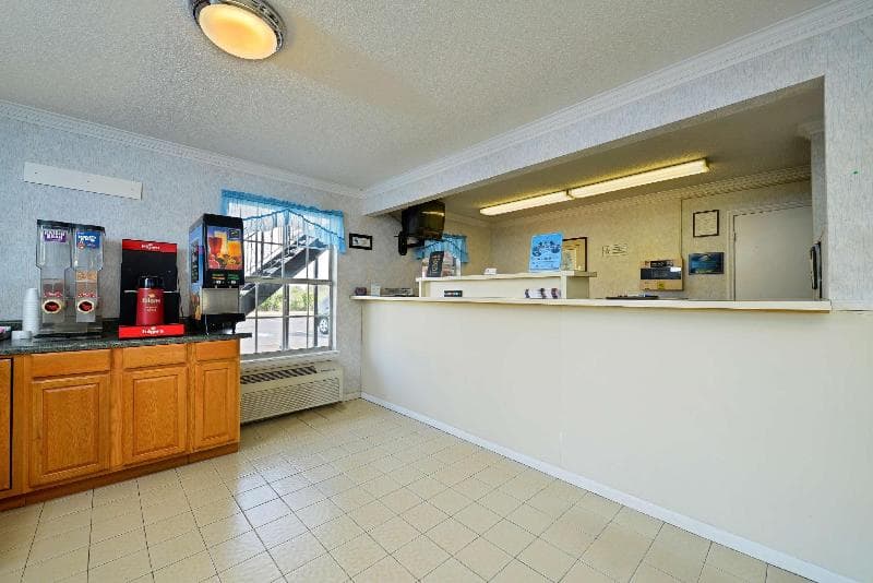 Americas Best Value Inn-Winnsboro 4