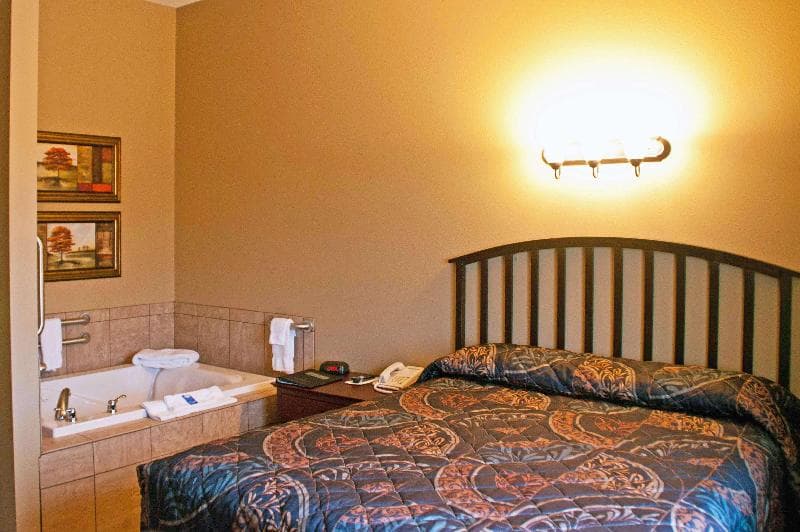 Americas Best Value Inn Big Lake 2