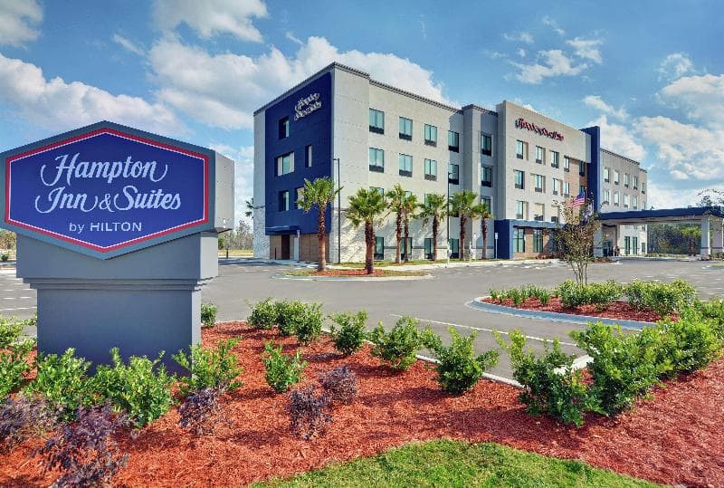 Hampton Inn & Suites Middleburg photo 1