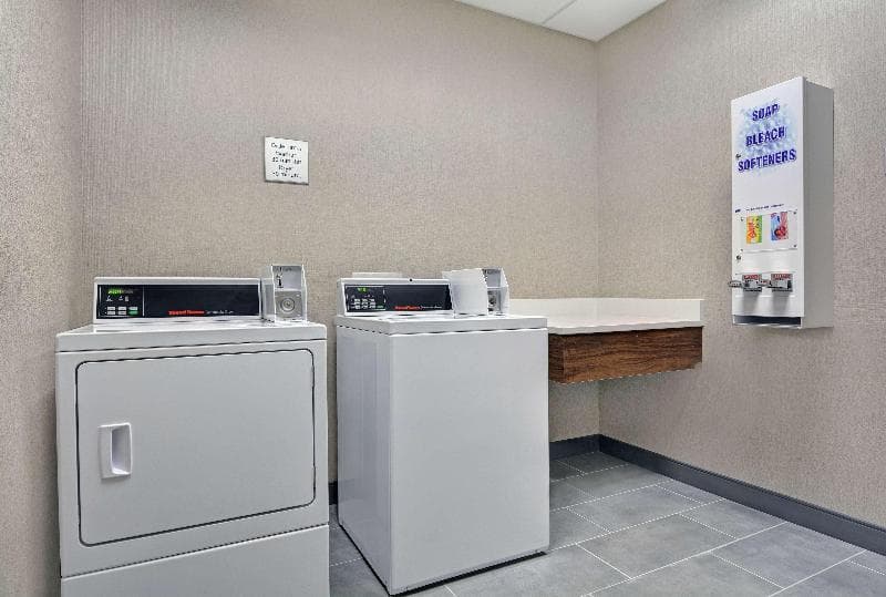 Hampton Inn & Suites Middleburg 4